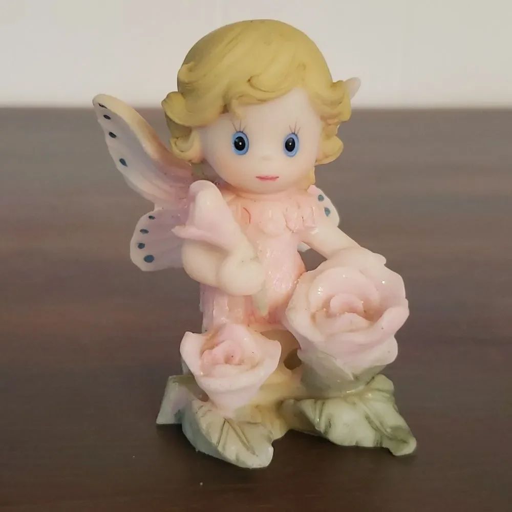 Adorable Vintage Wide Eyed Pixie Fairy with Roses Resin Figurine
